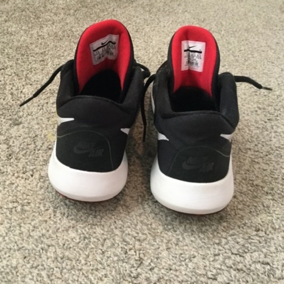 Nike Air Precision Mid Height Basketball Shoe - Picture 4 of 5